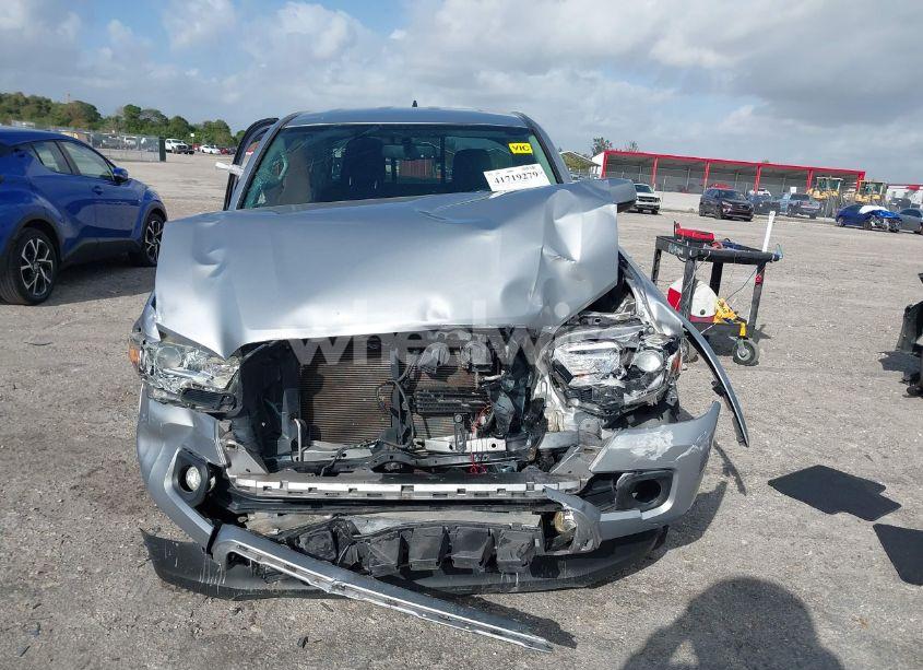 Photo 12 of 2017 Toyota Tacoma SR5 V6 (VIN 5TFRZ5CN1HX042942)