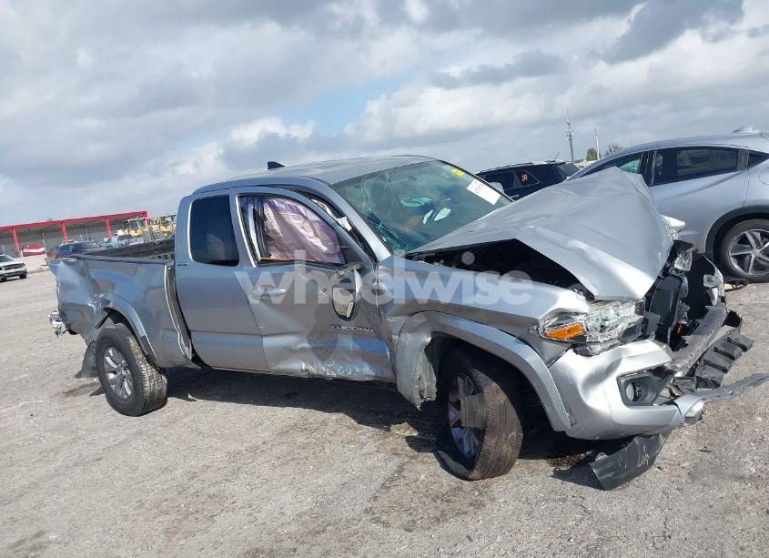 Photo 13 of 2017 Toyota Tacoma SR5 V6 (VIN 5TFRZ5CN1HX042942)