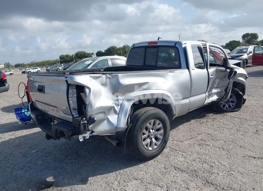 Photo 4 of 2017 Toyota Tacoma SR5 V6 (VIN 5TFRZ5CN1HX042942)