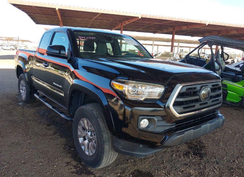 2018 Toyota Tacoma SR5 V6 (VIN 5TFRZ5CN1JX058130) main photo