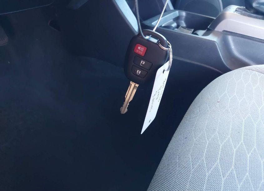 Photo 11 of 2018 Toyota Tacoma SR5 V6 (VIN 5TFRZ5CN1JX058130)