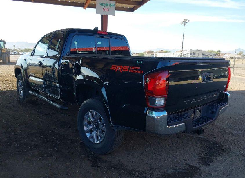 Photo 3 of 2018 Toyota Tacoma SR5 V6 (VIN 5TFRZ5CN1JX058130)