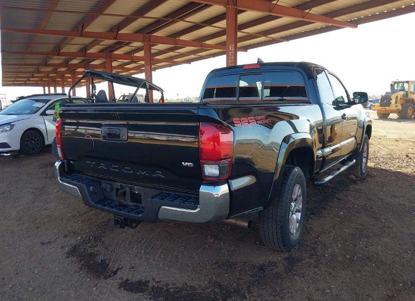 Photo 4 of 2018 Toyota Tacoma SR5 V6 (VIN 5TFRZ5CN1JX058130)