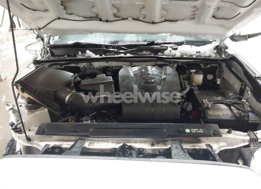 Photo 10 of 2017 Toyota Tacoma SR5 V6 (VIN 5TFRZ5CN3HX042392)