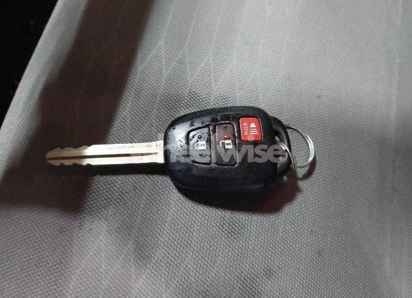 Photo 11 of 2017 Toyota Tacoma SR5 V6 (VIN 5TFRZ5CN3HX042392)