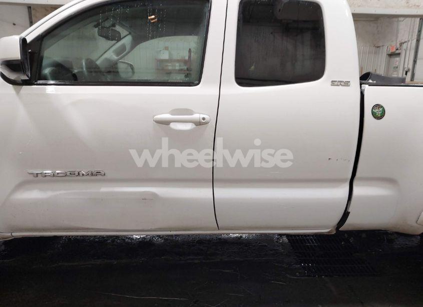 Photo 15 of 2017 Toyota Tacoma SR5 V6 (VIN 5TFRZ5CN3HX042392)