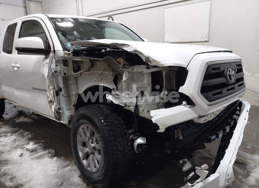 Photo 6 of 2017 Toyota Tacoma SR5 V6 (VIN 5TFRZ5CN3HX042392)