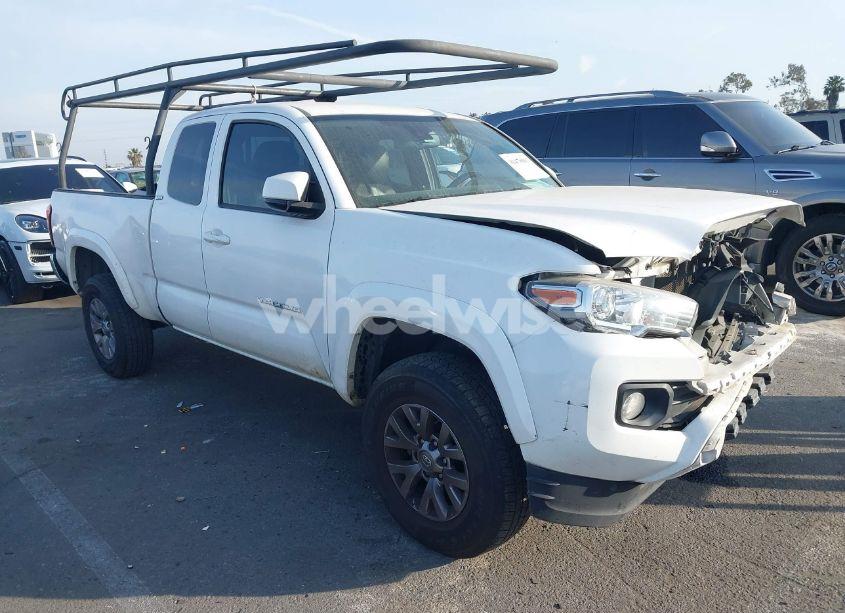 2018 Toyota Tacoma SR5 V6 (VIN 5TFRZ5CN3JX064821) main photo