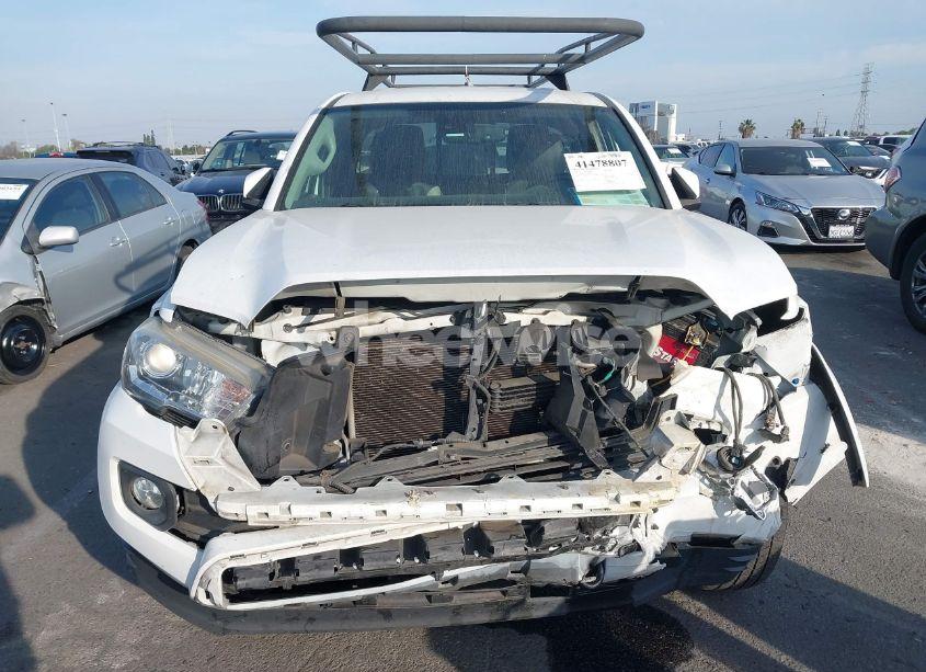 Photo 13 of 2018 Toyota Tacoma SR5 V6 (VIN 5TFRZ5CN3JX064821)