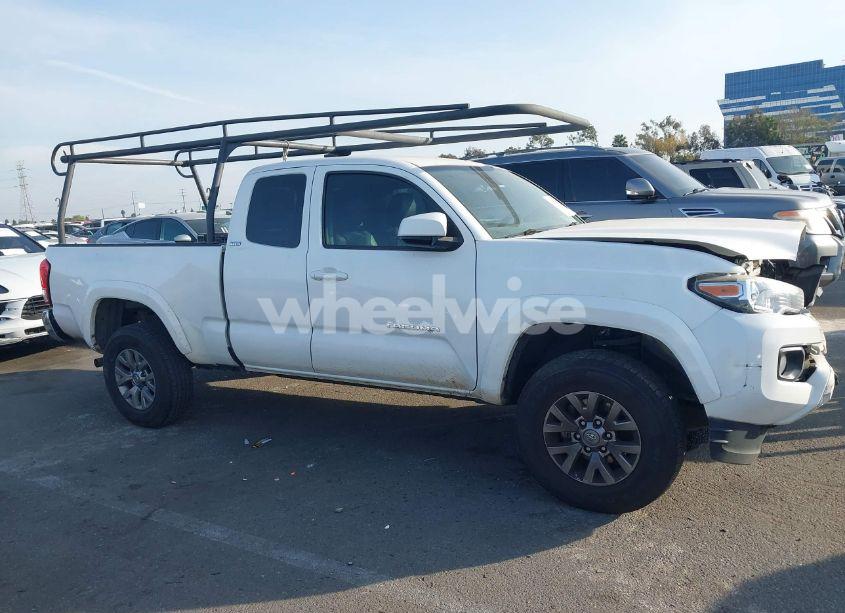 Photo 14 of 2018 Toyota Tacoma SR5 V6 (VIN 5TFRZ5CN3JX064821)