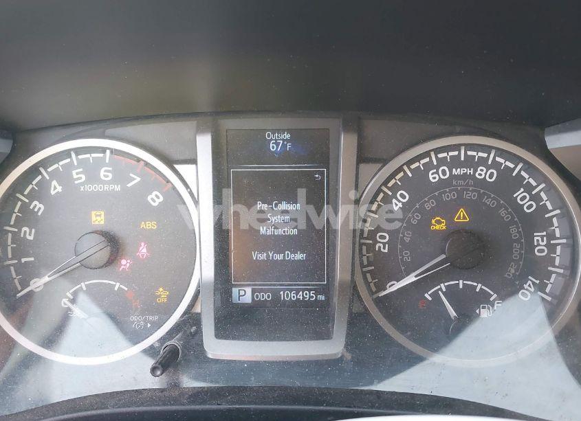 Photo 16 of 2018 Toyota Tacoma SR5 V6 (VIN 5TFRZ5CN3JX064821)