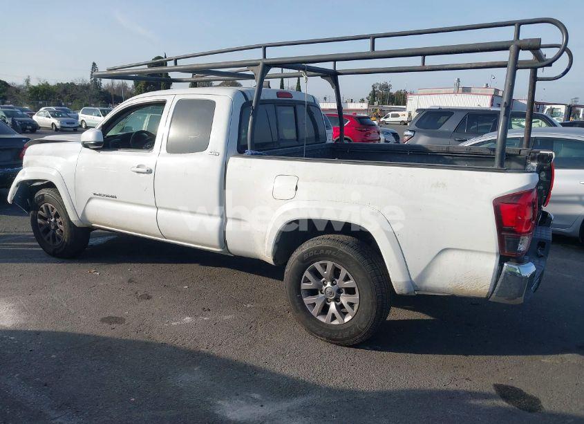 Photo 3 of 2018 Toyota Tacoma SR5 V6 (VIN 5TFRZ5CN3JX064821)