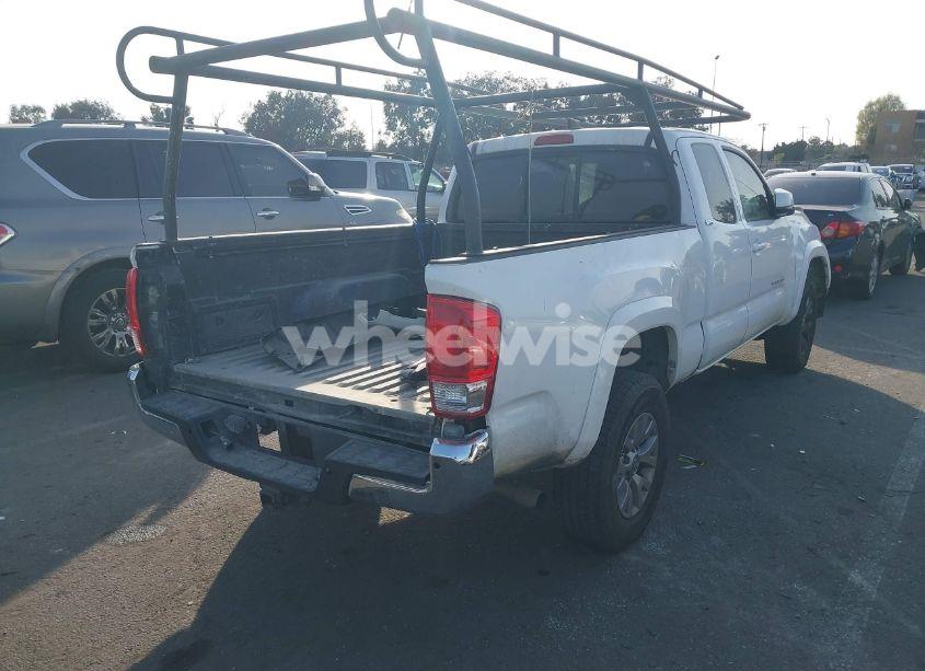 Photo 4 of 2018 Toyota Tacoma SR5 V6 (VIN 5TFRZ5CN3JX064821)