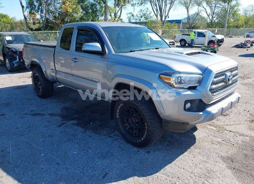 2017 Toyota Tacoma TRD SPORT (VIN 5TFRZ5CN5HX053801) main photo