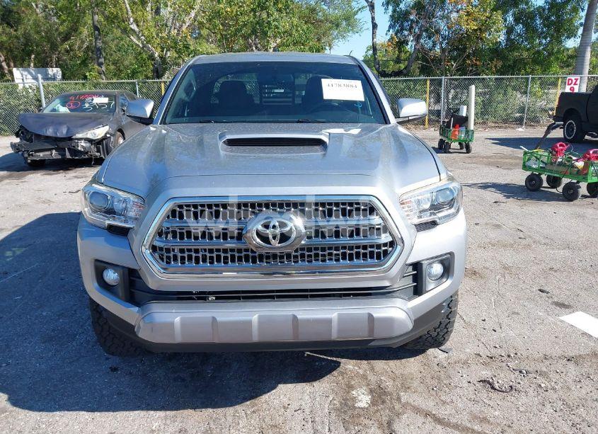 Photo 12 of 2017 Toyota Tacoma TRD SPORT (VIN 5TFRZ5CN5HX053801)