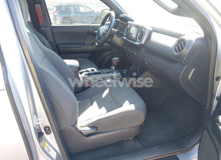 Photo 5 of 2017 Toyota Tacoma TRD SPORT (VIN 5TFRZ5CN5HX053801)