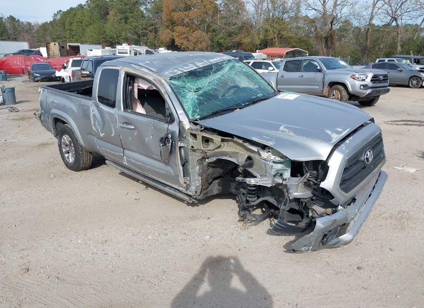 2017 Toyota Tacoma SR5 V6 (VIN 5TFRZ5CN7HX037793) main photo