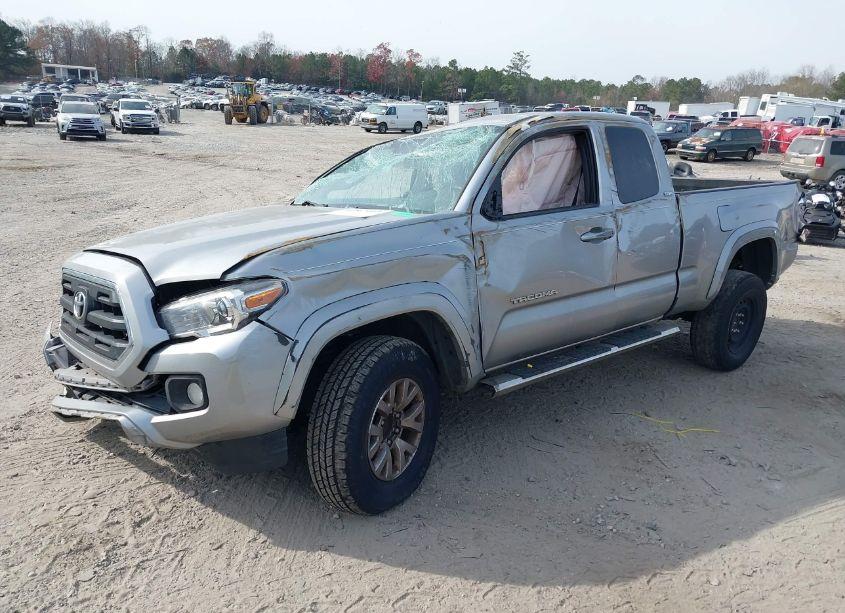 Photo 2 of 2017 Toyota Tacoma SR5 V6 (VIN 5TFRZ5CN7HX037793)