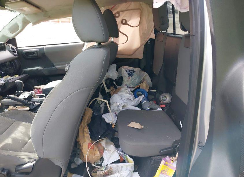 Photo 8 of 2017 Toyota Tacoma SR5 V6 (VIN 5TFRZ5CN7HX037793)