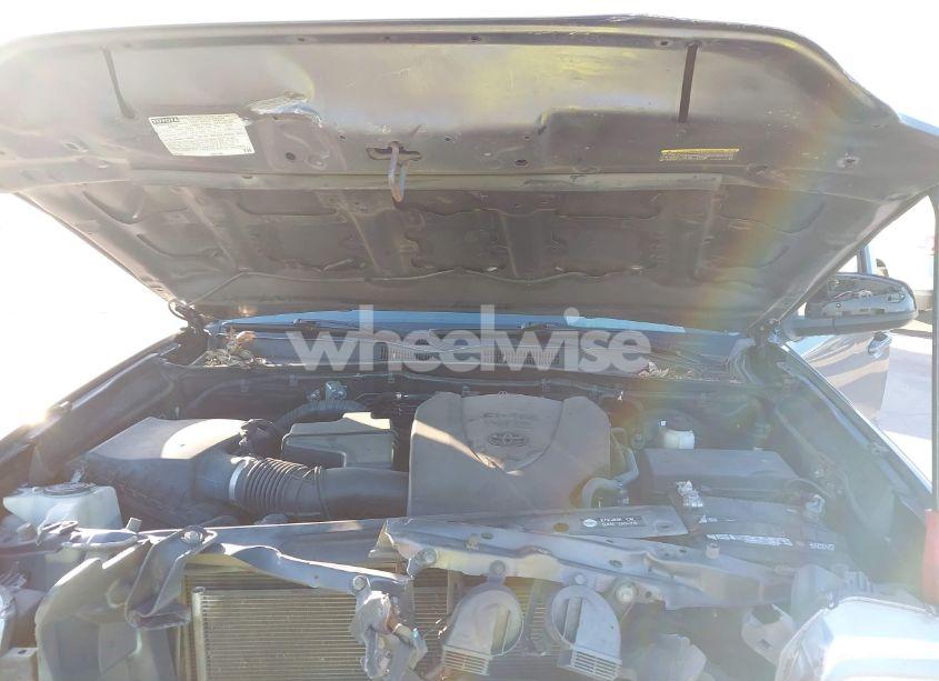 Photo 10 of 2016 Toyota Tacoma SR5 V6 (VIN 5TFRZ5CNXGX019318)