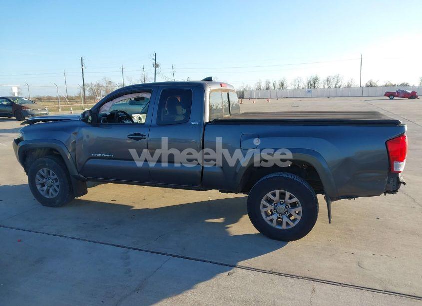 Photo 14 of 2016 Toyota Tacoma SR5 V6 (VIN 5TFRZ5CNXGX019318)