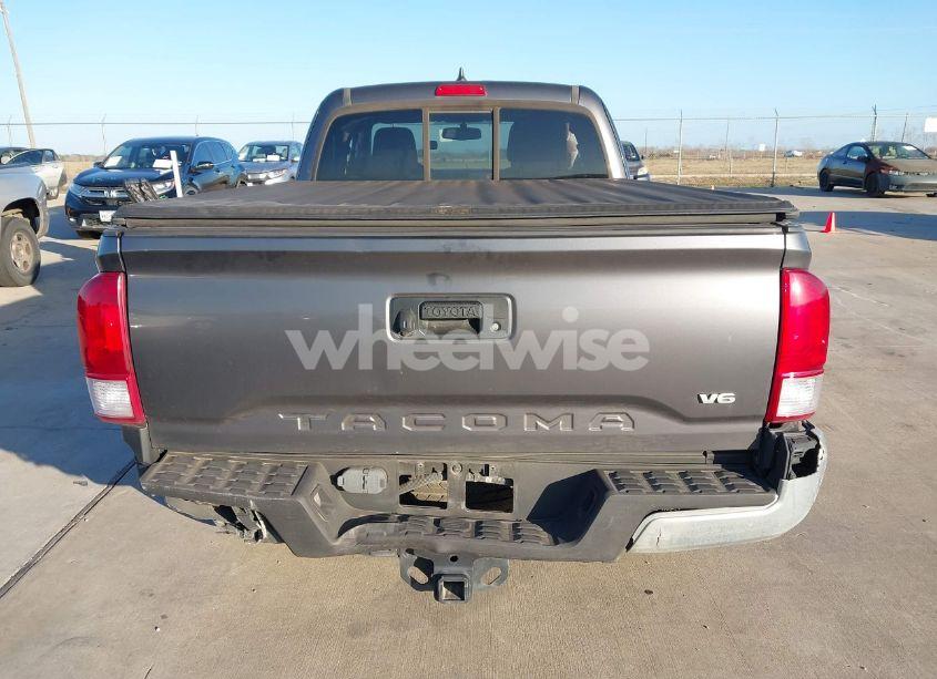 Photo 16 of 2016 Toyota Tacoma SR5 V6 (VIN 5TFRZ5CNXGX019318)