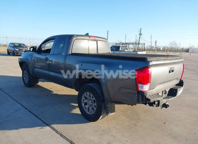 Photo 3 of 2016 Toyota Tacoma SR5 V6 (VIN 5TFRZ5CNXGX019318)