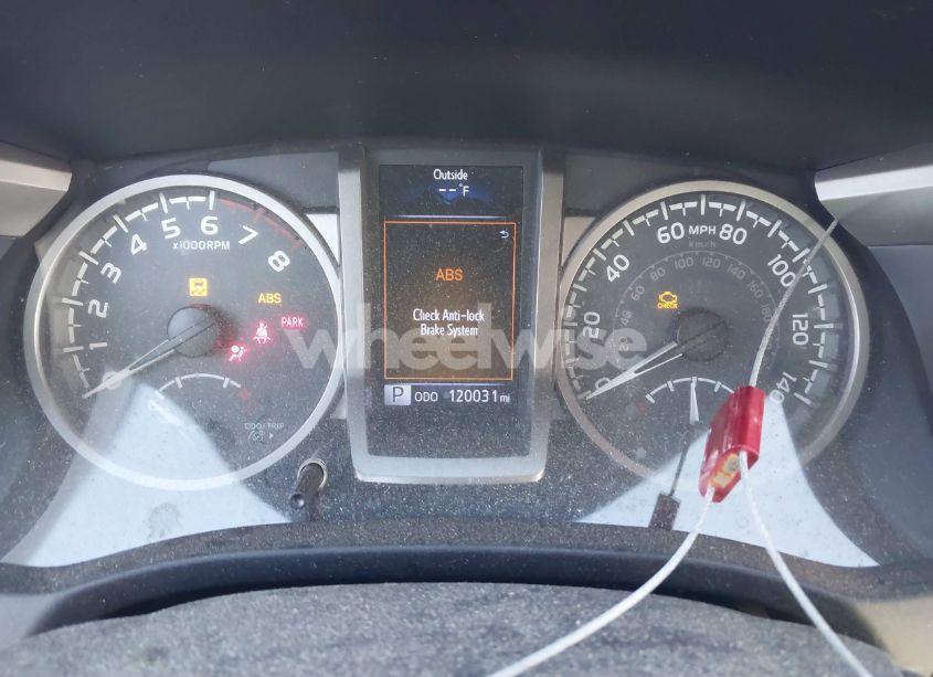 Photo 7 of 2016 Toyota Tacoma SR5 V6 (VIN 5TFRZ5CNXGX019318)