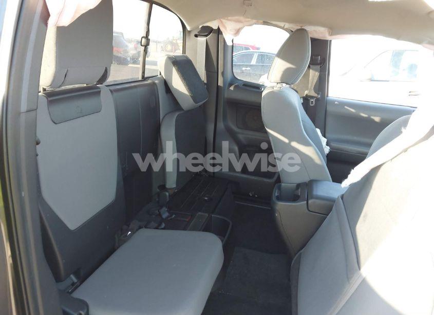 Photo 8 of 2016 Toyota Tacoma SR5 V6 (VIN 5TFRZ5CNXGX019318)