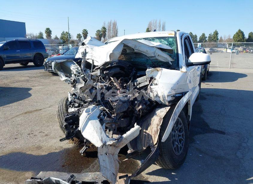 Photo 12 of 2018 Toyota Tacoma SR5 V6 (VIN 5TFRZ5CNXJX061480)