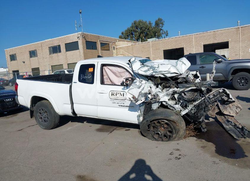 Photo 13 of 2018 Toyota Tacoma SR5 V6 (VIN 5TFRZ5CNXJX061480)