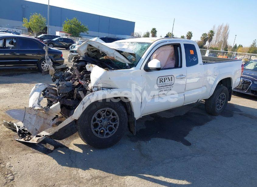 Photo 2 of 2018 Toyota Tacoma SR5 V6 (VIN 5TFRZ5CNXJX061480)