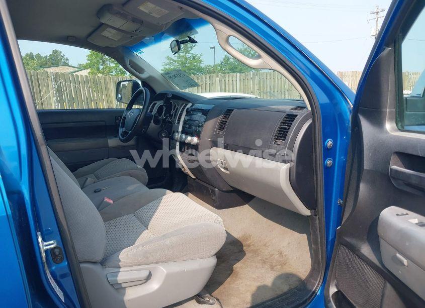 Photo 5 of 2007 Toyota Tundra SR5 4.7L V8 (VIN 5TFST54167X001705)