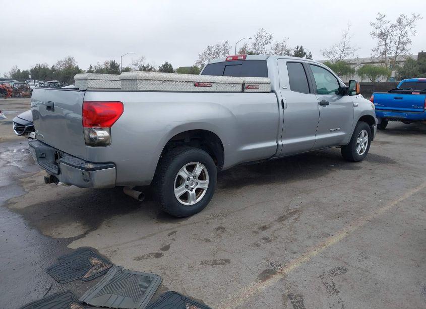 Photo 4 of 2007 Toyota Tundra SR5 5.7L V8 (VIN 5TFSV54107X002245)