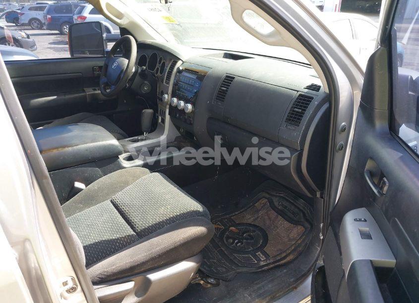 Photo 5 of 2007 Toyota Tundra SR5 5.7L V8 (VIN 5TFSV54117X004098)