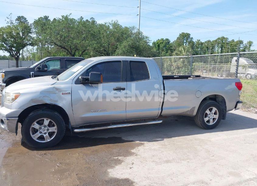 Photo 6 of 2007 Toyota Tundra SR5 5.7L V8 (VIN 5TFSV54117X004098)