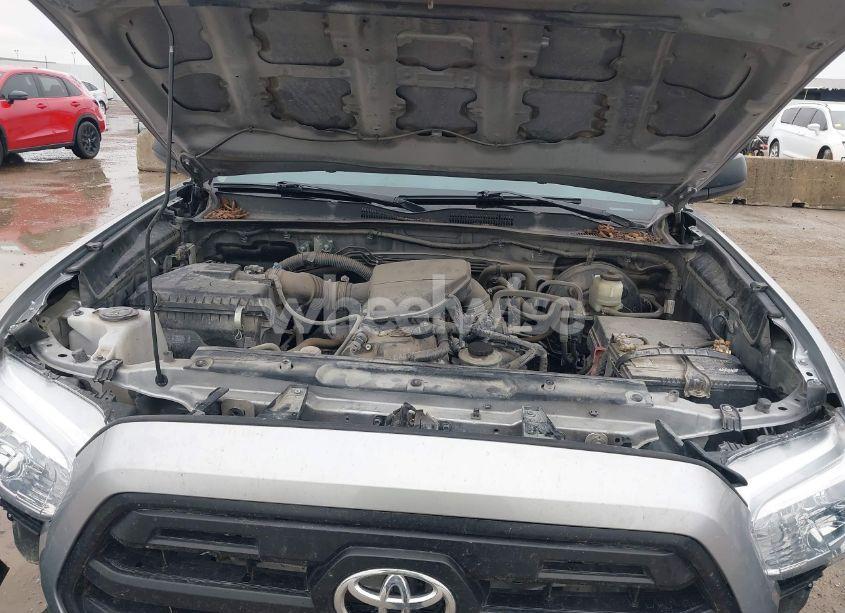 Photo 10 of 2016 Toyota Tacoma SR (VIN 5TFSX5EN0GX047214)