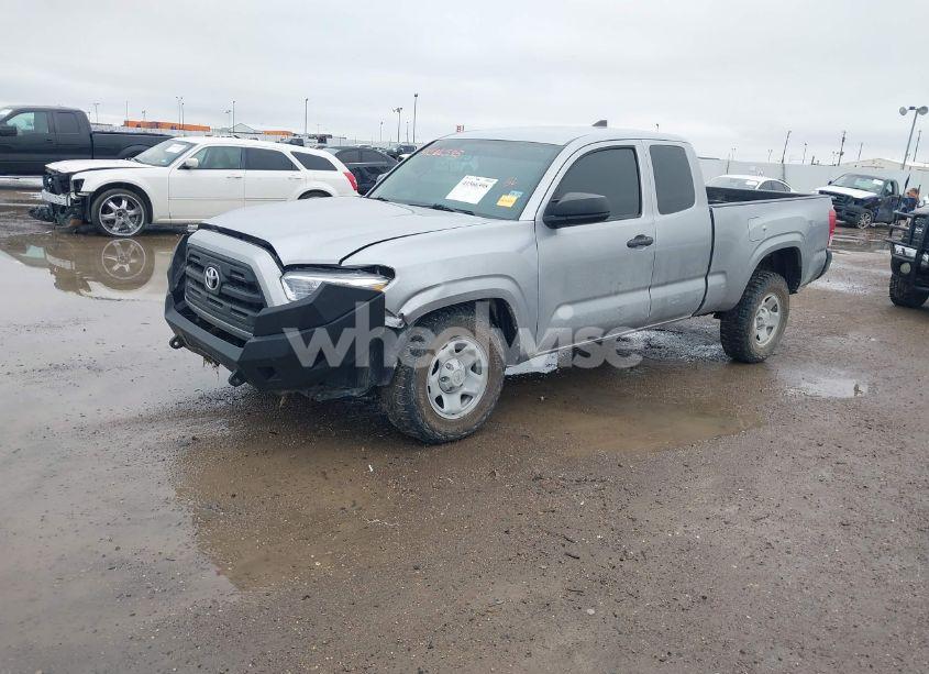 Photo 14 of 2016 Toyota Tacoma SR (VIN 5TFSX5EN0GX047214)