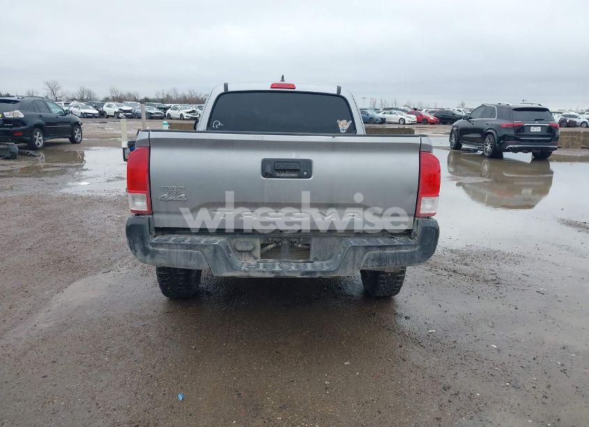 Photo 16 of 2016 Toyota Tacoma SR (VIN 5TFSX5EN0GX047214)