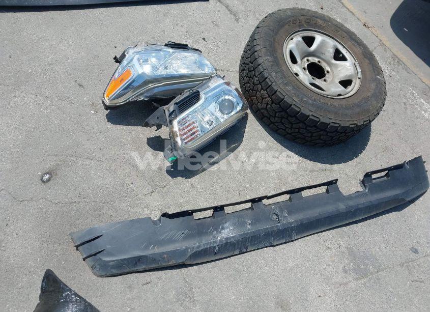 Photo 12 of 2017 Toyota Tacoma SR (VIN 5TFSX5EN1HX054965)