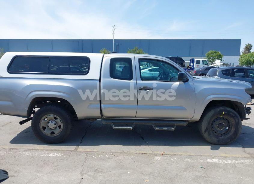 Photo 14 of 2017 Toyota Tacoma SR (VIN 5TFSX5EN1HX054965)