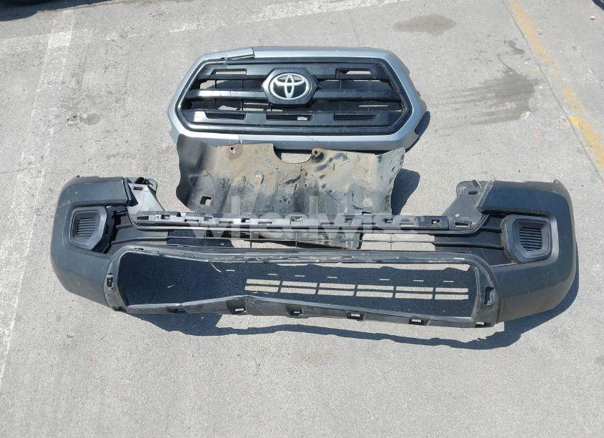 Photo 18 of 2017 Toyota Tacoma SR (VIN 5TFSX5EN1HX054965)