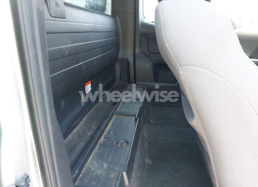 Photo 8 of 2017 Toyota Tacoma SR (VIN 5TFSX5EN1HX054965)