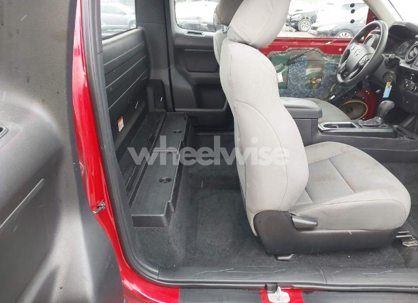 Photo 8 of 2018 Toyota Tacoma SR (VIN 5TFSX5EN1JX063008)