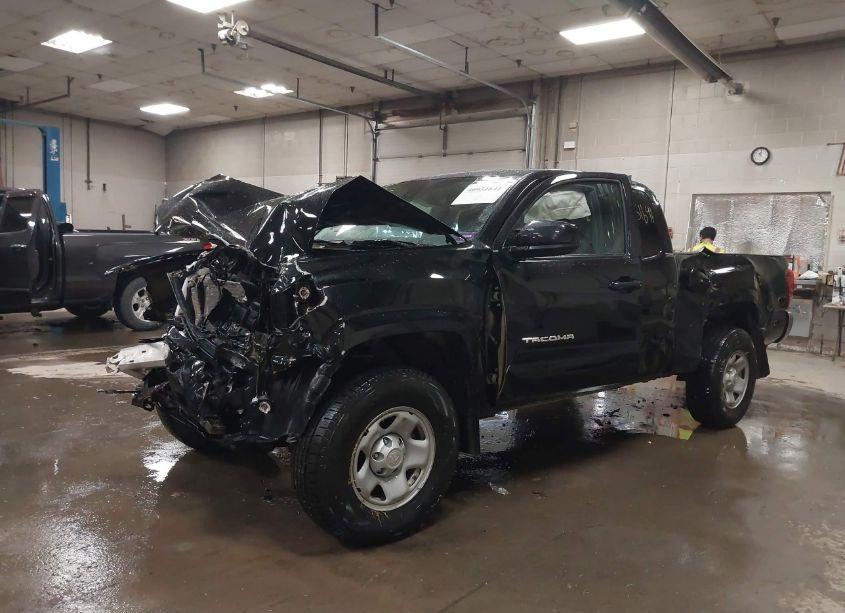 Photo 2 of 2019 Toyota Tacoma SR5 (VIN 5TFSX5EN1KX068663)