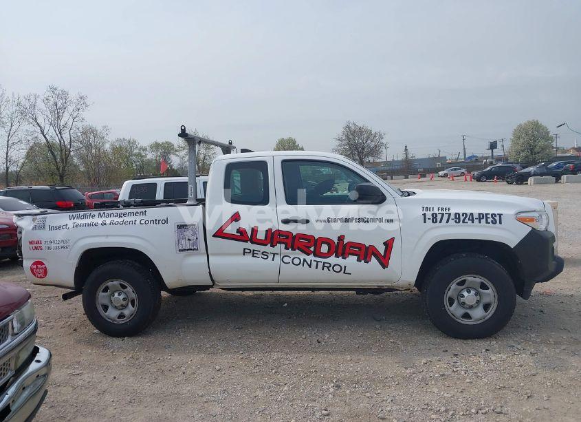 Photo 14 of 2018 Toyota Tacoma SR (VIN 5TFSX5EN3JX058375)