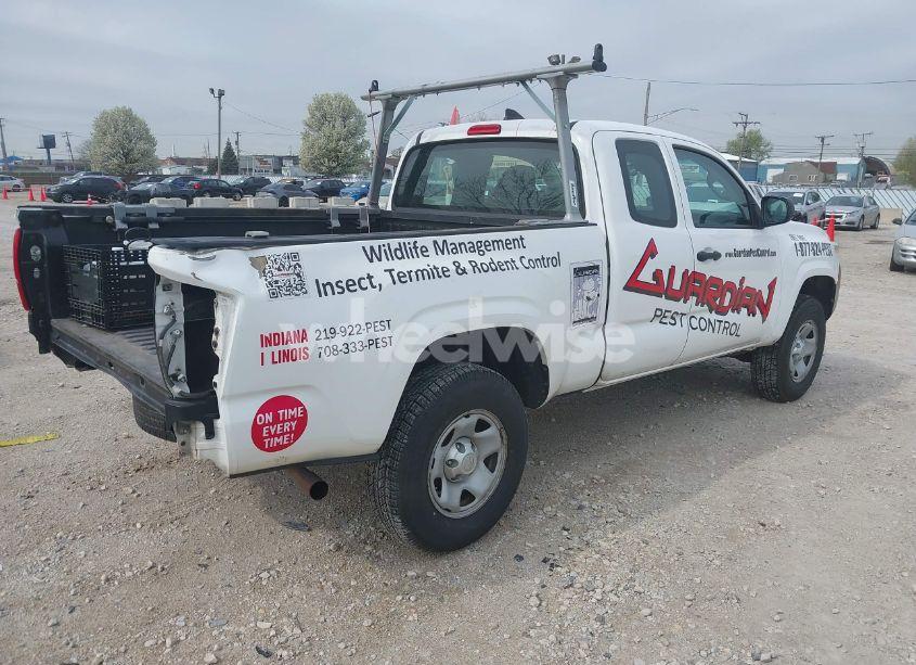 Photo 4 of 2018 Toyota Tacoma SR (VIN 5TFSX5EN3JX058375)