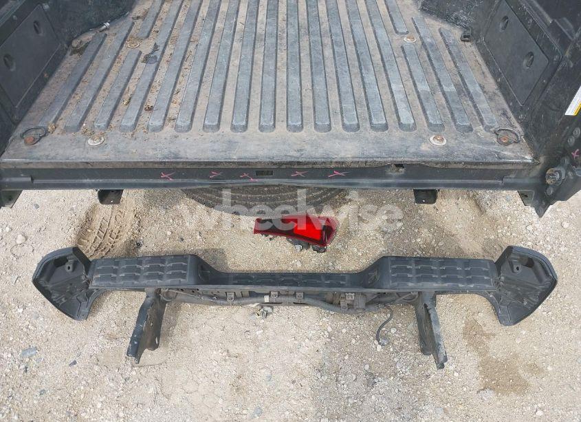 Photo 6 of 2018 Toyota Tacoma SR (VIN 5TFSX5EN3JX058375)