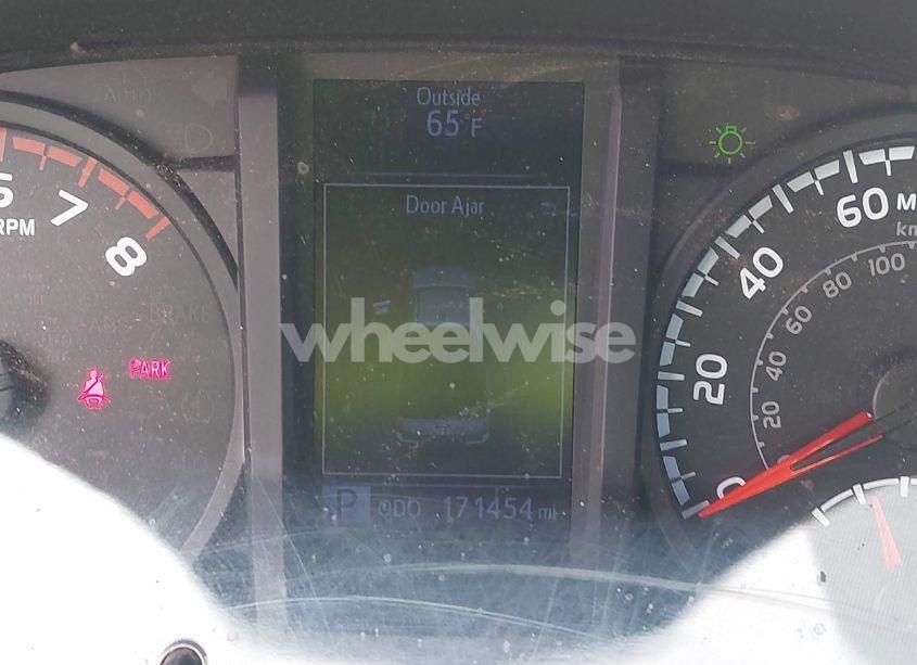 Photo 7 of 2018 Toyota Tacoma SR (VIN 5TFSX5EN3JX058375)