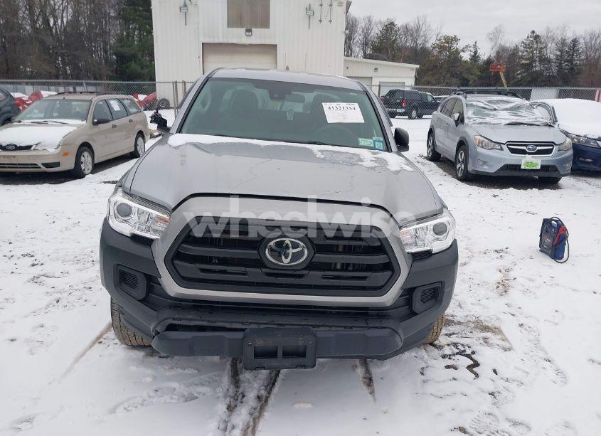 Photo 12 of 2018 Toyota Tacoma SR (VIN 5TFSX5EN3JX063303)
